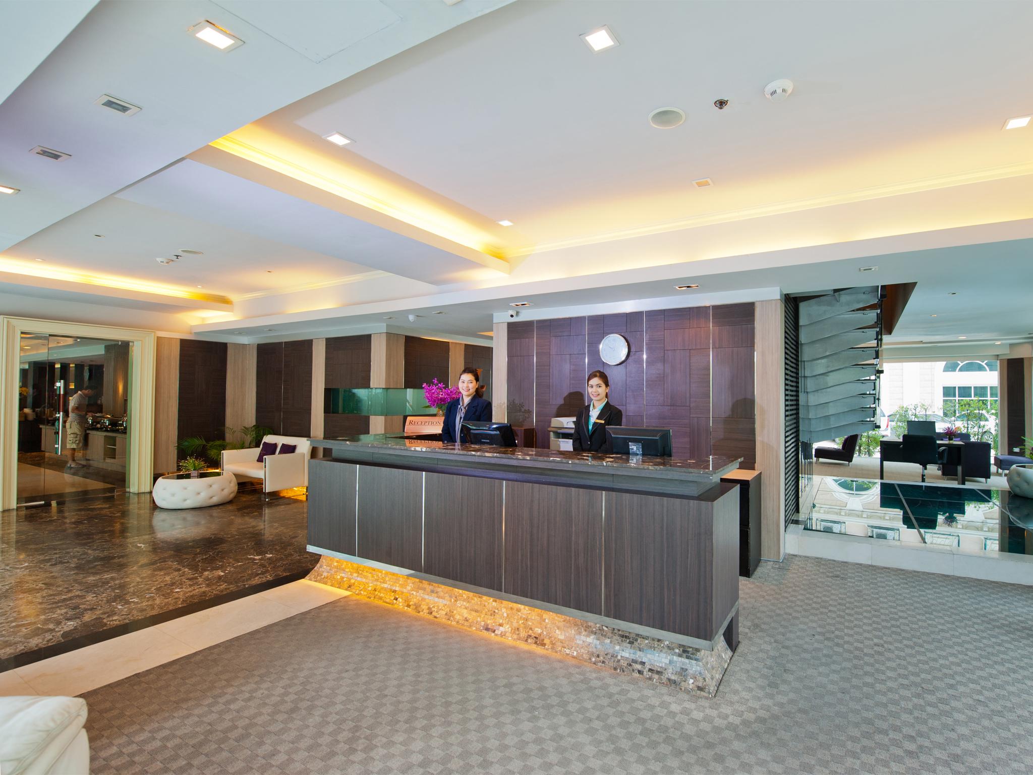 Kingston Suites Bangkok Exterior foto